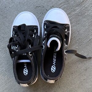 Heelys Black and White Kids Sneakers